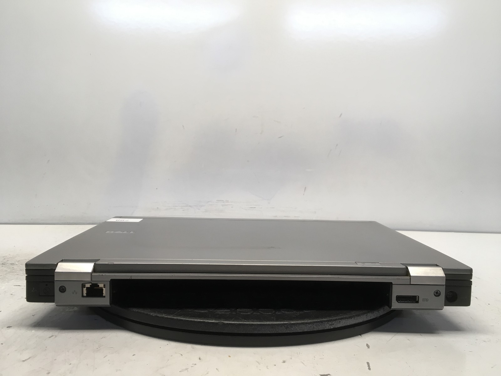 Dell Latitude E6410 Intel i5-M450 2.4GHz 4 GB NO HDD No Batt