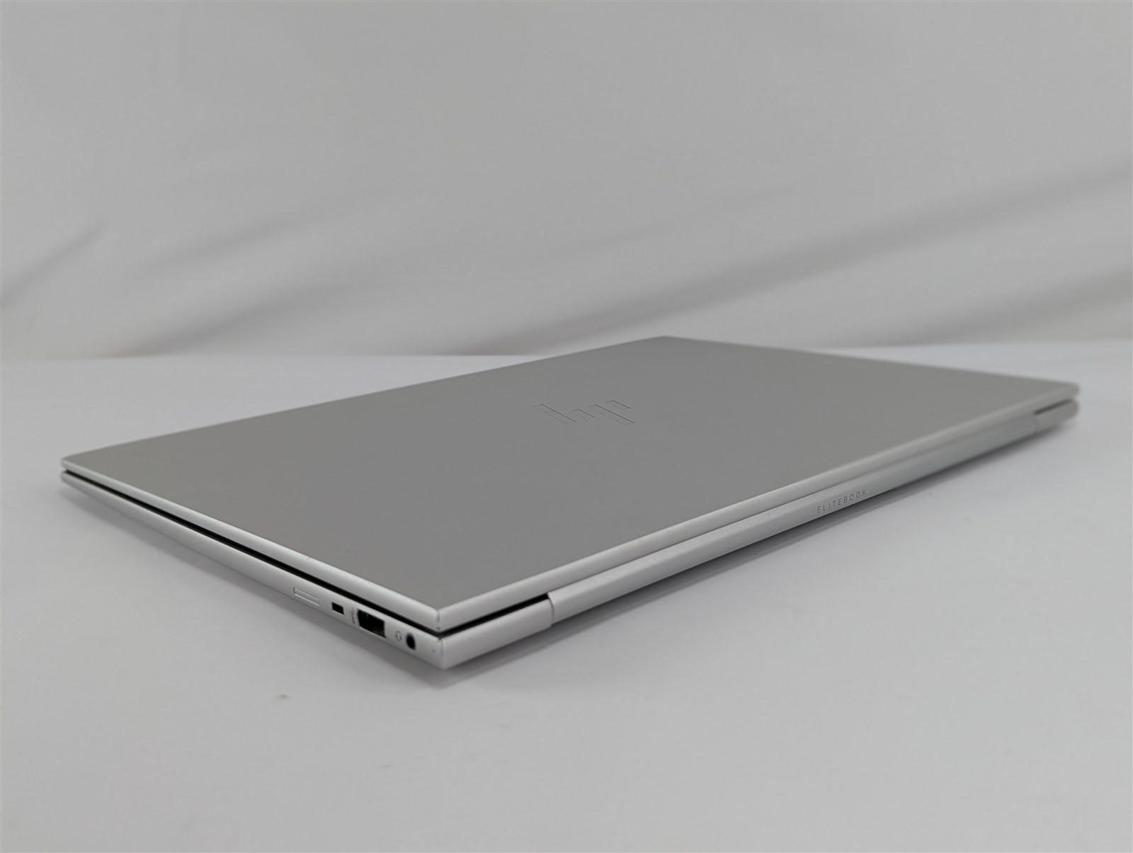 HP EliteBook 860 G9 2022 16” i5-1250P 1.7GHz 16GB RAM 512GB SSD FHD