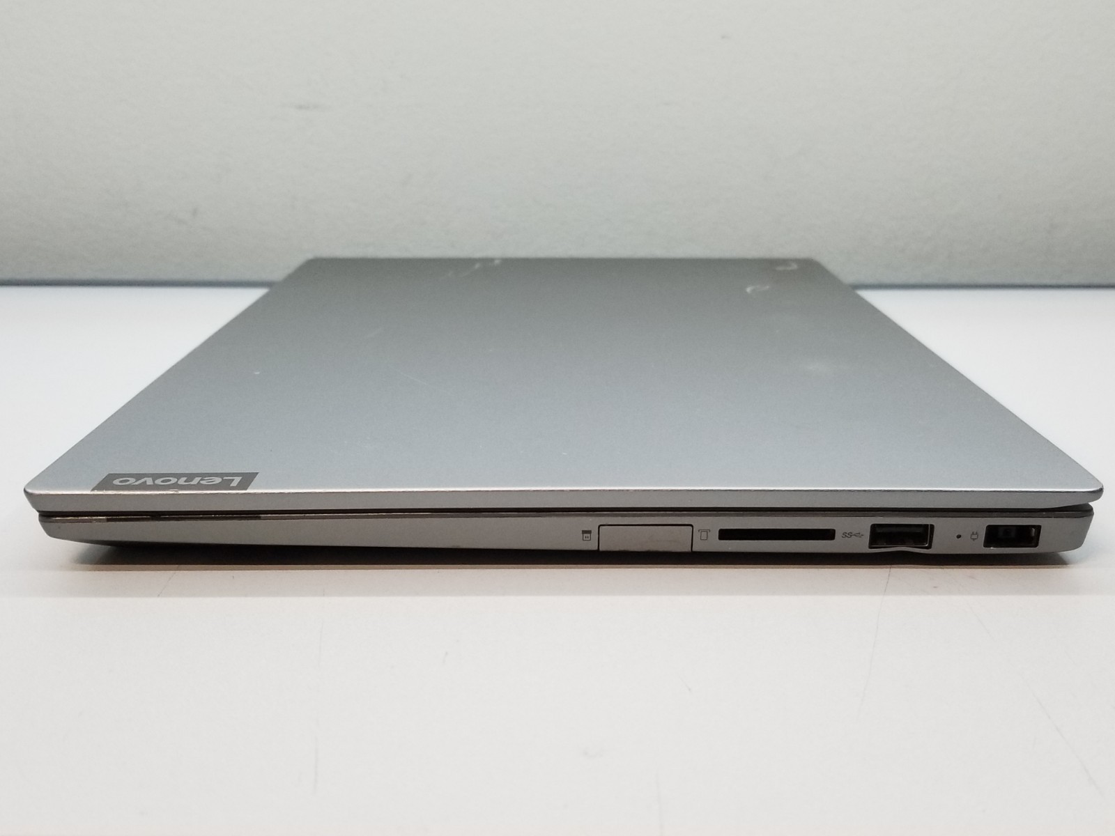 Lenovo ThinkBook 14-IIL 14″ FHD i5-1035G1 1.0GHz 8GB RAM 256GB NVMe Win 11 Pro
