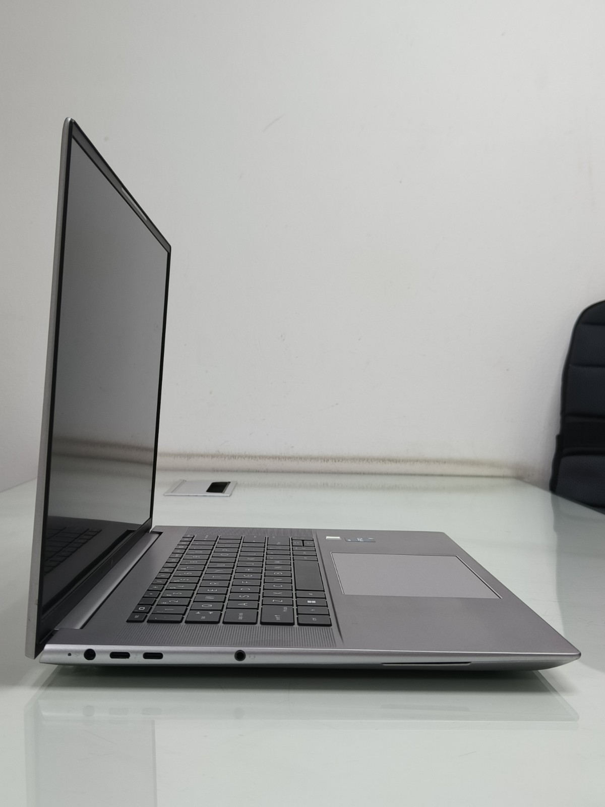 HP ZBook Studio G10 i7-13700H 32GB RAM 512GB SSD 16″ WUXGA Win11 Very Good