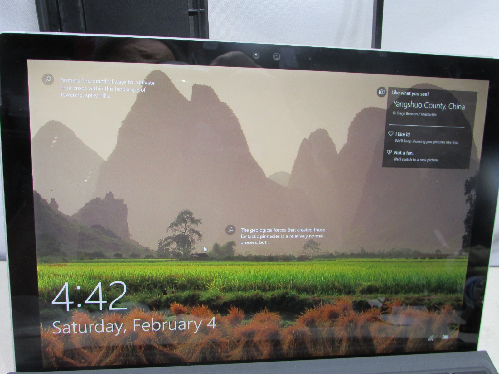 microsoft surface 1703 m3-6Y30 w/ bluetooth keyboard & case