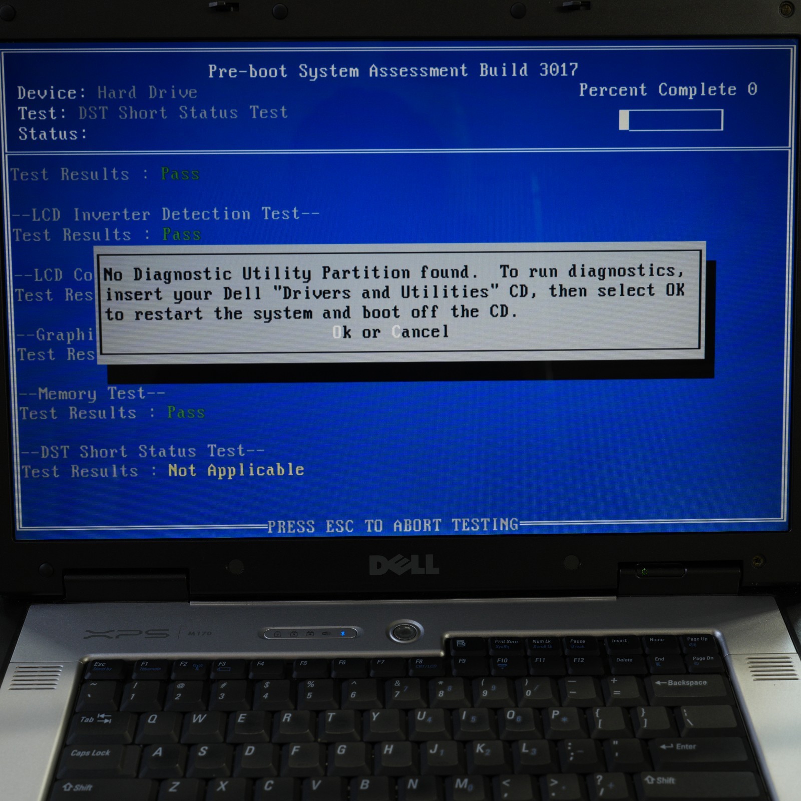 Dell XPS M170 17″ Pentium M, 1 GB RAM, NO HARD DRIVE NVIDIA 7800 T12-D17
