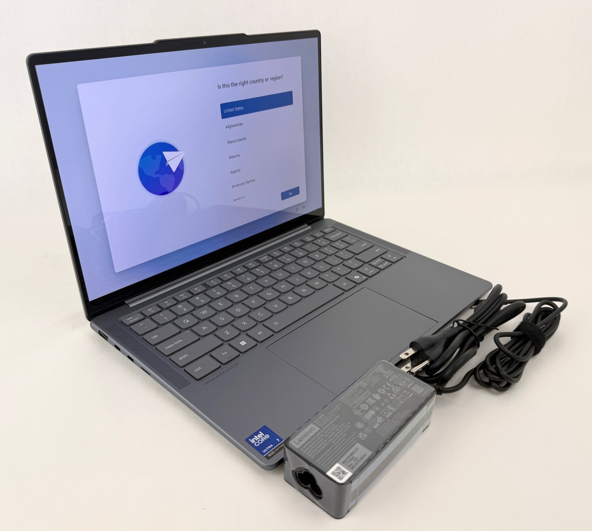 Lenovo Slim 7 14ILL10 14″ FHD+ OLED Touch Ultra 7 258V 32GB 1TB SSD W11H Copilot