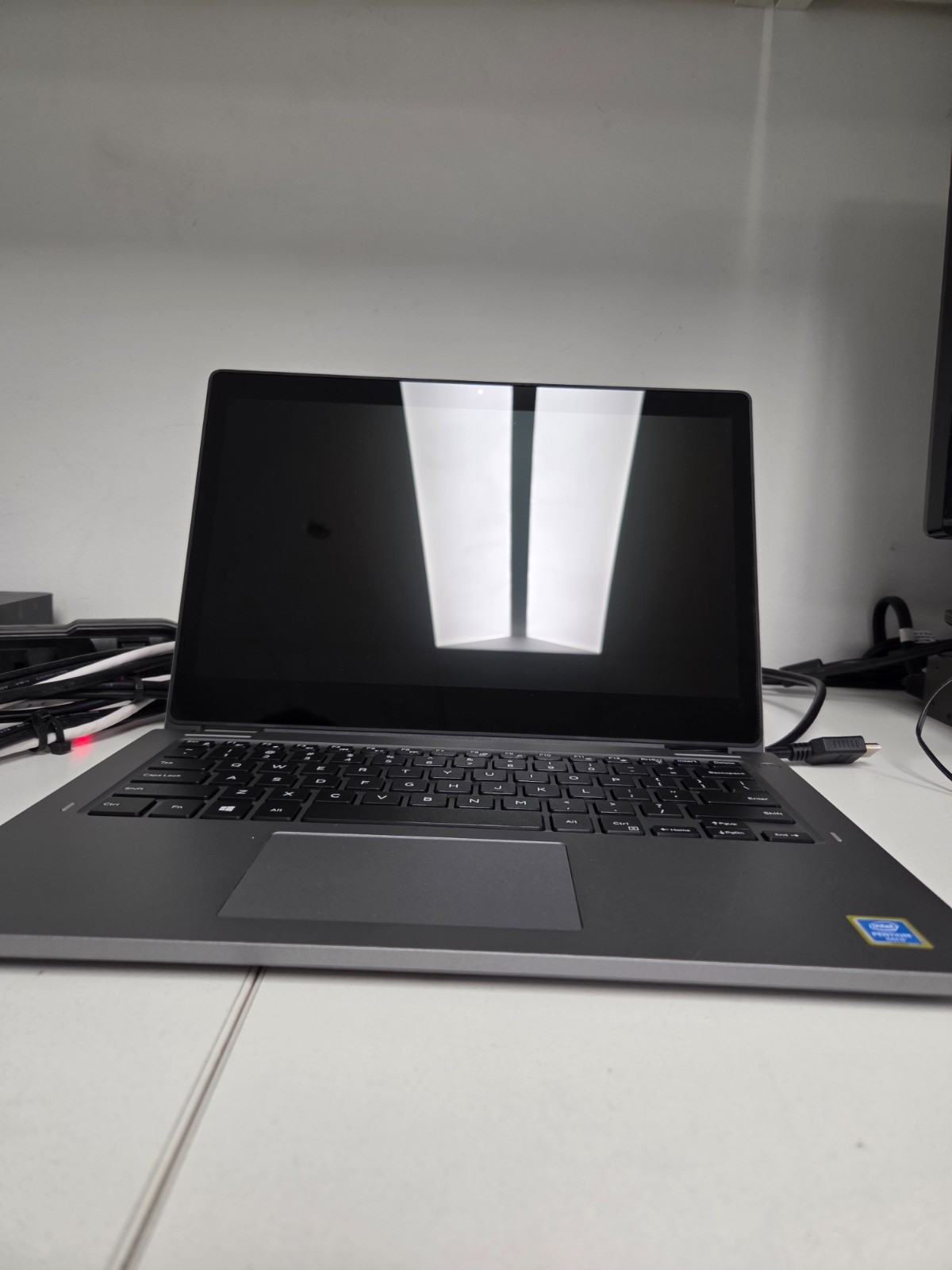 Dell Latitude 11.6″ 2n1 Pentium 4GB RAM 128GB SSD Win 11 Pro
