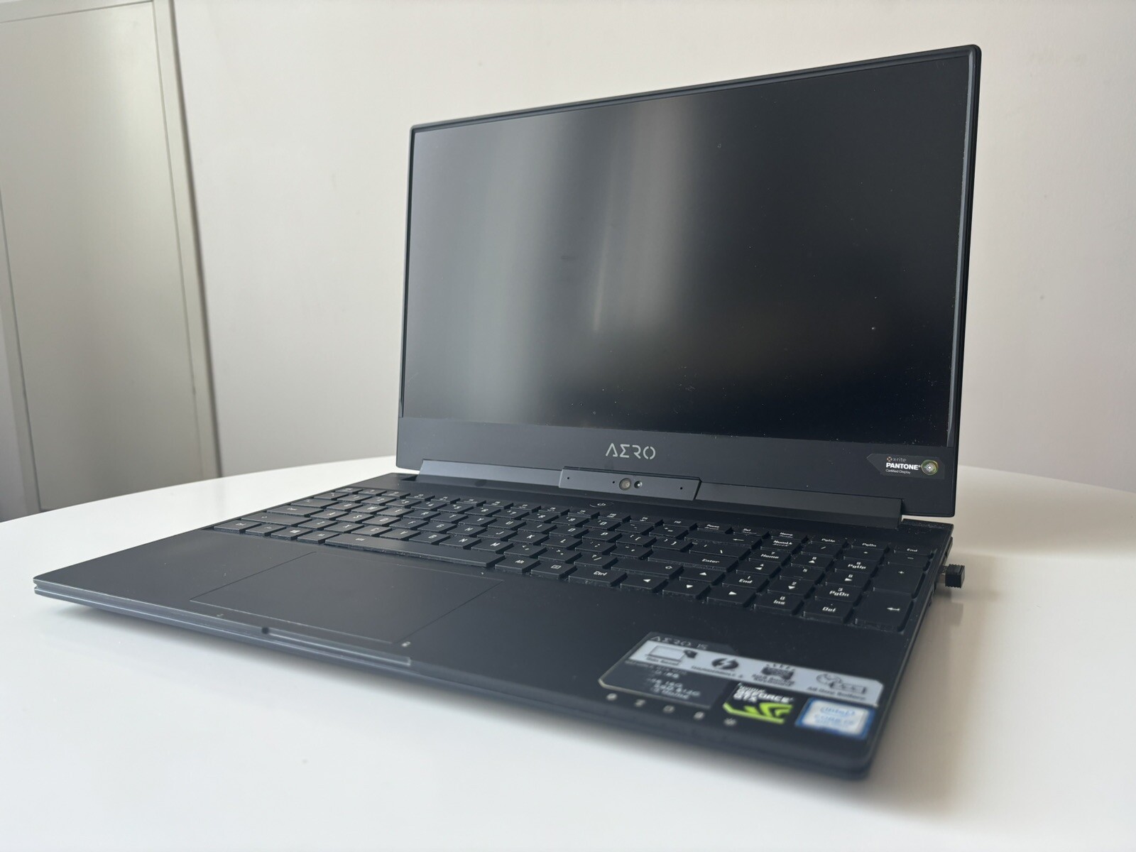 Giga-Byte Technology Aero 15X v8-BK4 15″ Ultra Slim Gaming Laptop 144Hz IPS Anti