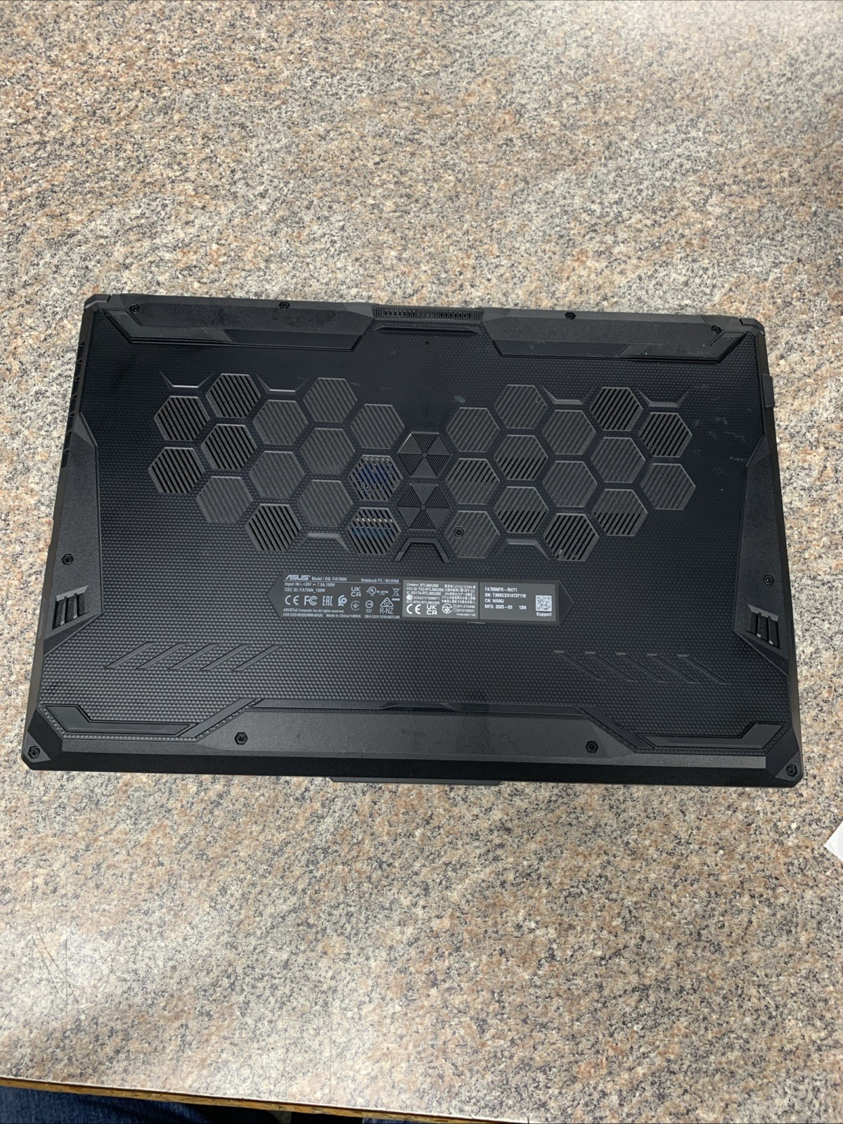 Asus Tug Gaming Laptop A17 17” RYZEN 7 8gb 512gb GeForce RTX2050