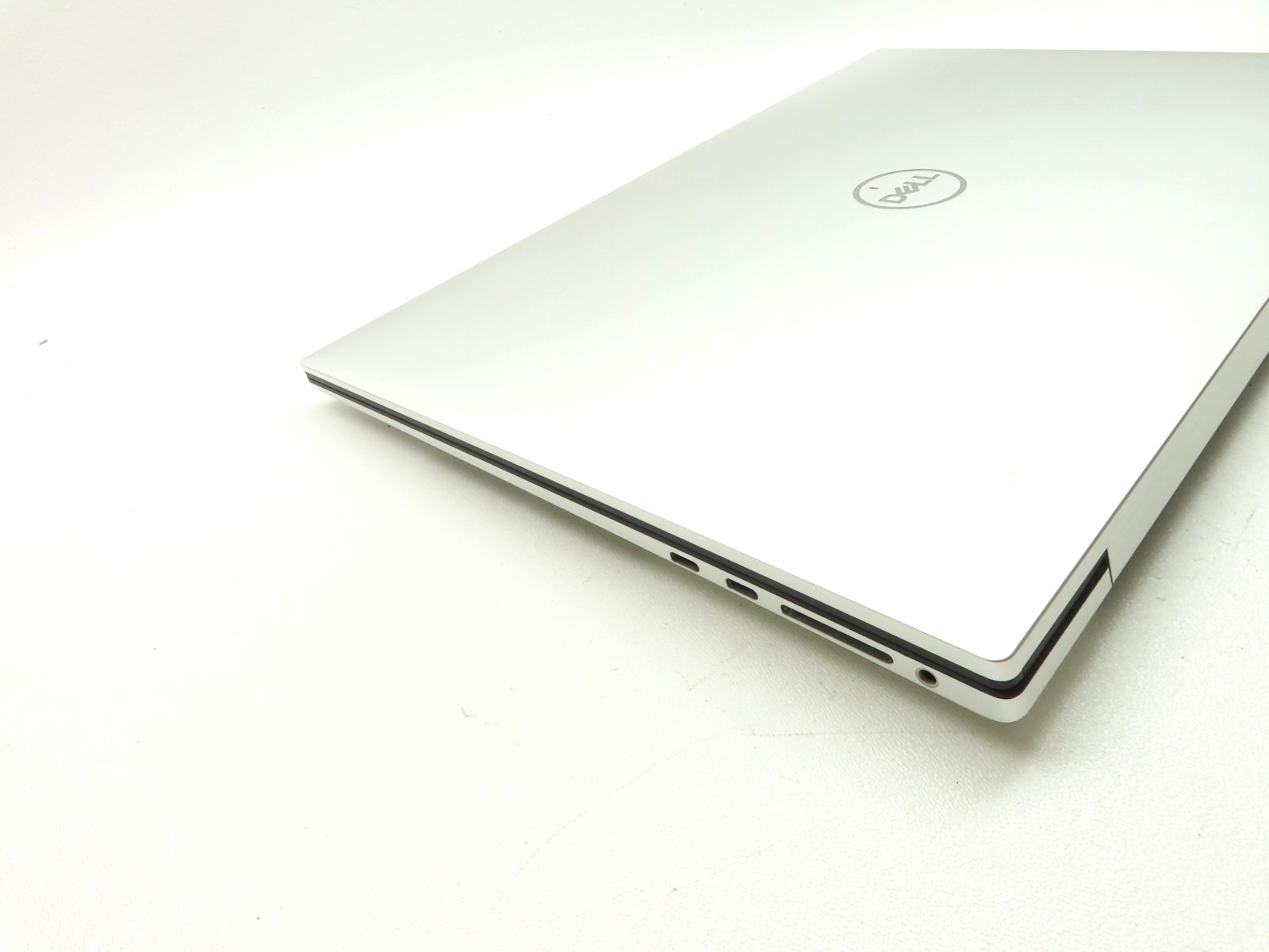 Dell XPS 17 9710 17″ Intel i7-11800H 2.30GHz 16GB RAM 512GB SSD RTX 3050
