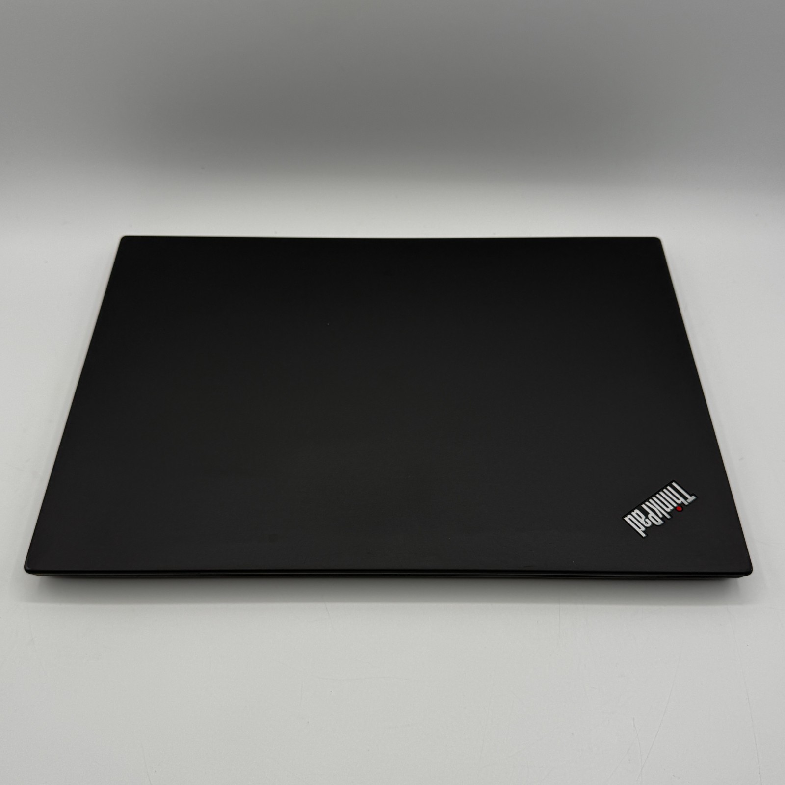 Lenovo ThinkPad T495 14 FHD 2.1 GHz Ryzen PRO 5 3500U 16GB 256GB Bat 86% Laptop