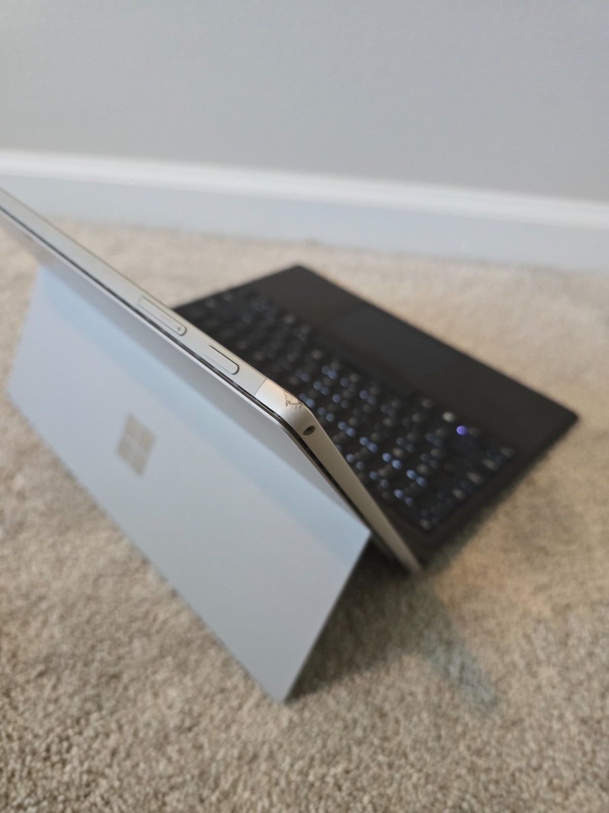 Microsoft Surface Pro 7 128GB SSD, 8Gb RAM, 12.3″, Win 11 Pro, 84% Batt. Health