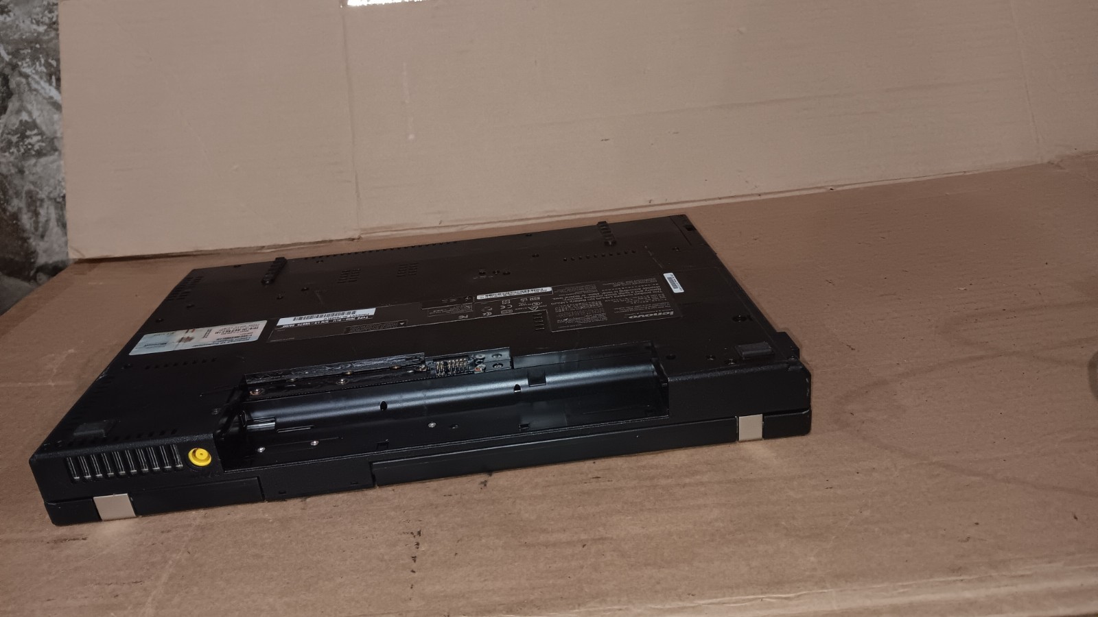 IBM Lenovo ThinkPad R61i Laptop Intel Dual core @ 1.60 GHz 15.4″ LCD Screen DVD