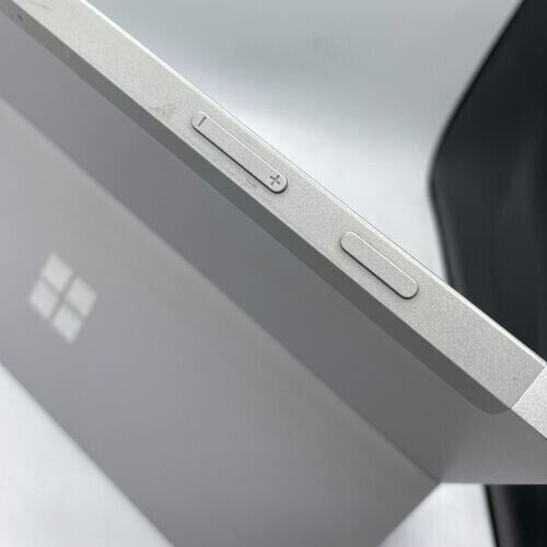 Microsoft Surface 3 Intel Atom x7-Z8700 @1.60GHz 4GB RAM 64GB SSD