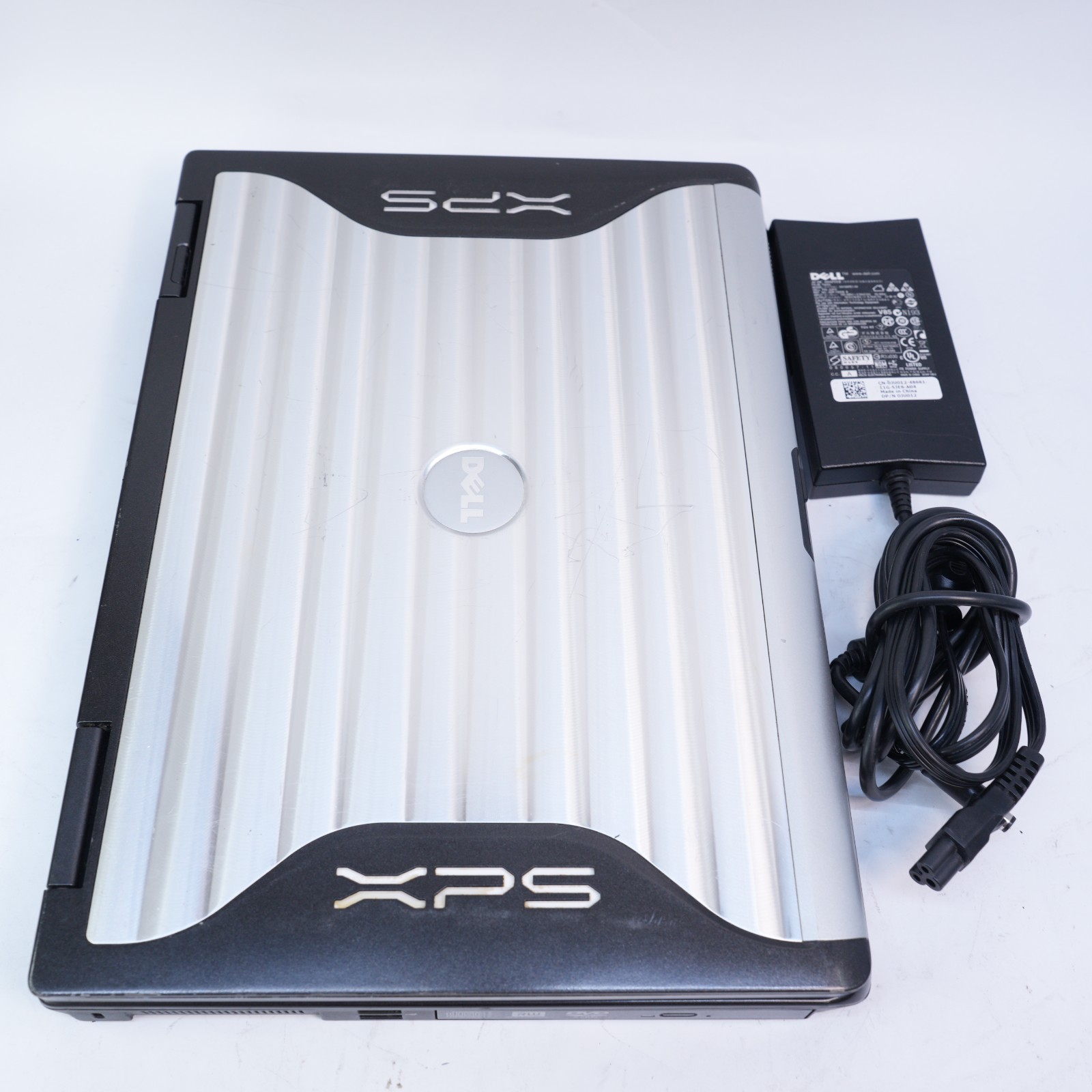 Dell XPS M170 17″ Pentium M, 1 GB RAM, NO HARD DRIVE NVIDIA 7800 T12-D17