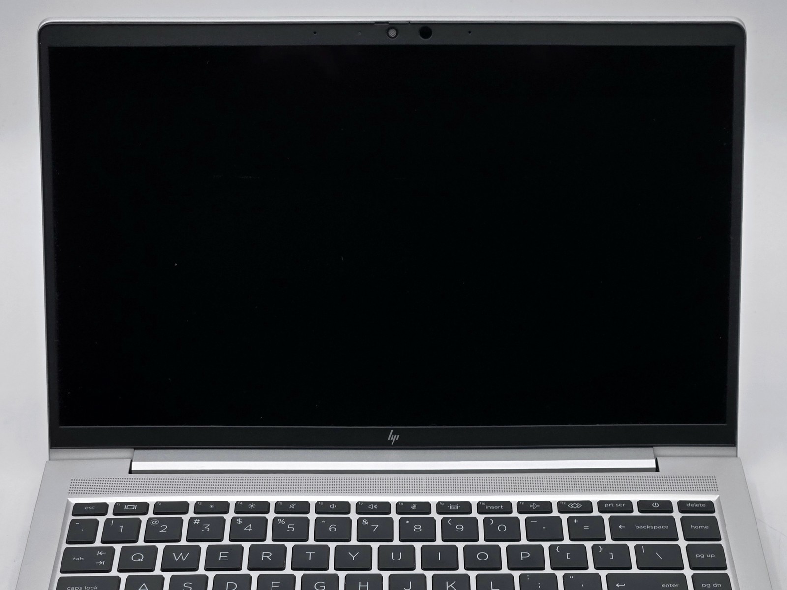 HP EliteBook 640 G9 14 Core i7-1270P 32GB 1TB SSD Windows 11 Grade D