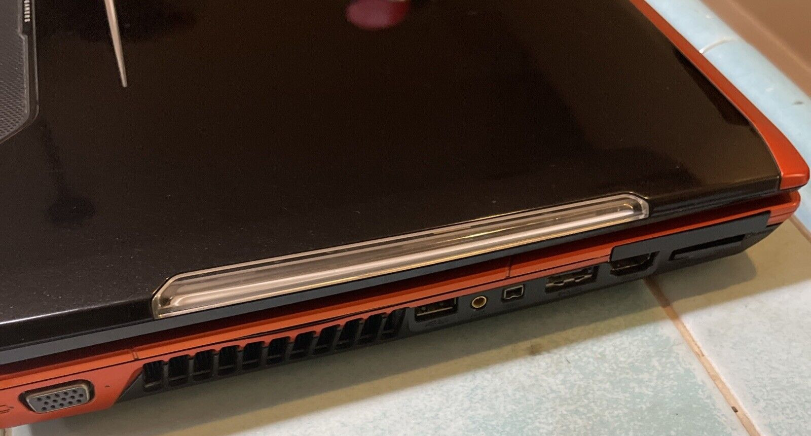 ASUS Republic of Gamers (ROG) G50V Parts/Repair Powers Up
