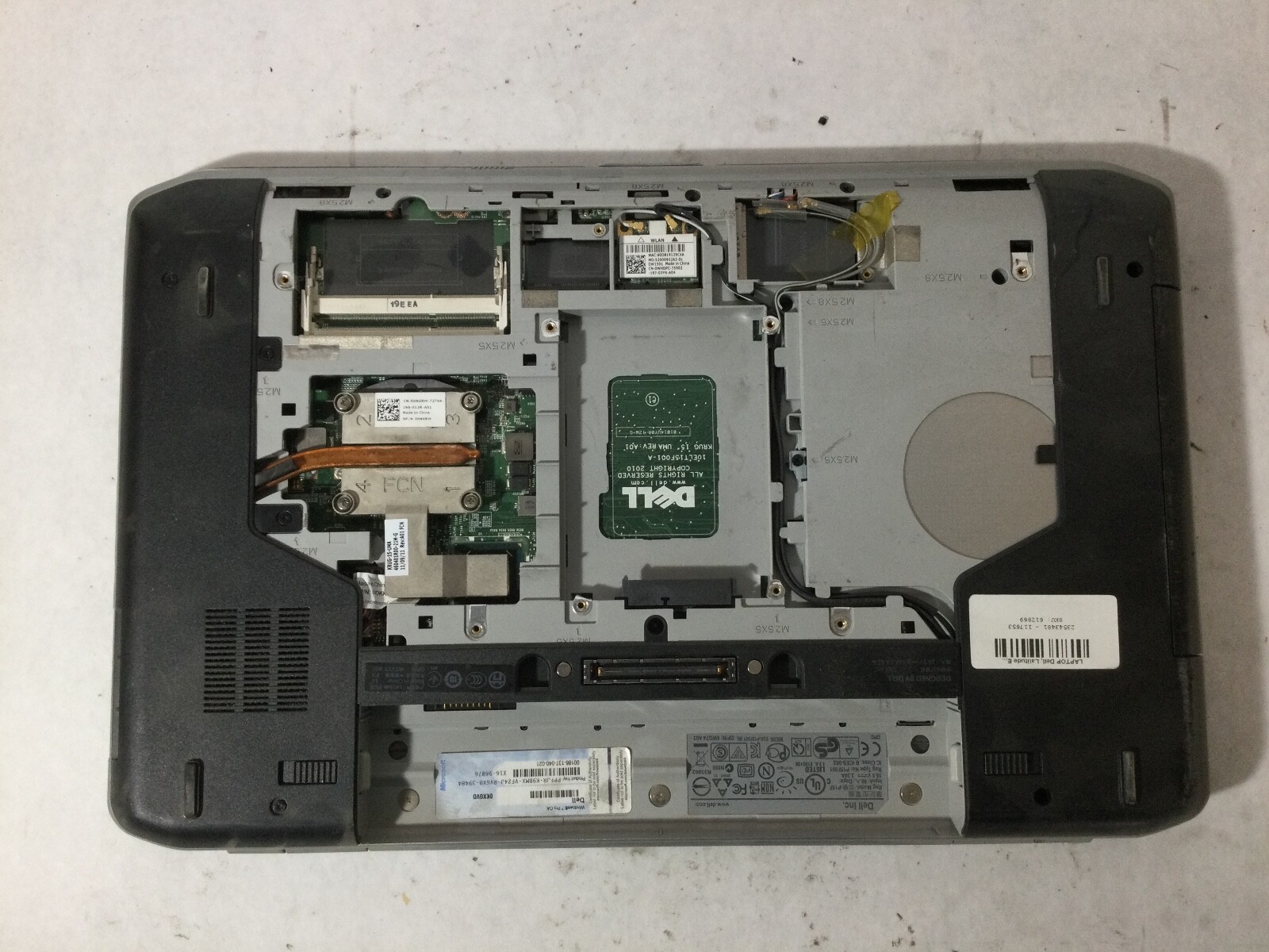 DELL LATITUDE E5520 – BOOTS TO BIOS / BIOS LOCK – INTEL I5 – NO RAM – READ – BB!