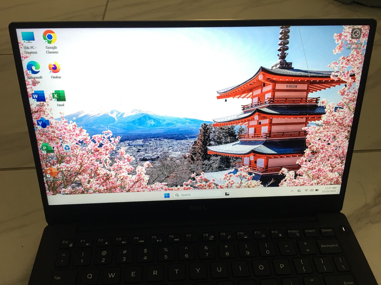 Dell XPS 13 Intel i5-7200U 2.5GHZ, 256GB NVMe, 8GB RAM, Win11 Office 2024