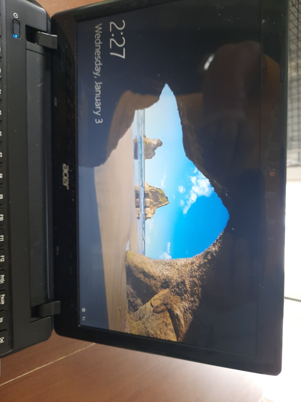 Acer Aspire One Laptop With Carrying Case WORKING