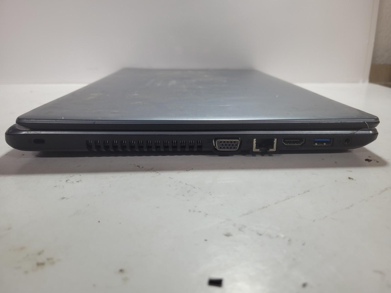 ACER ASPIRE E5-571 w/i5-5200U, 4GB RAM, 500GB HDD Laptop for Repair #0406