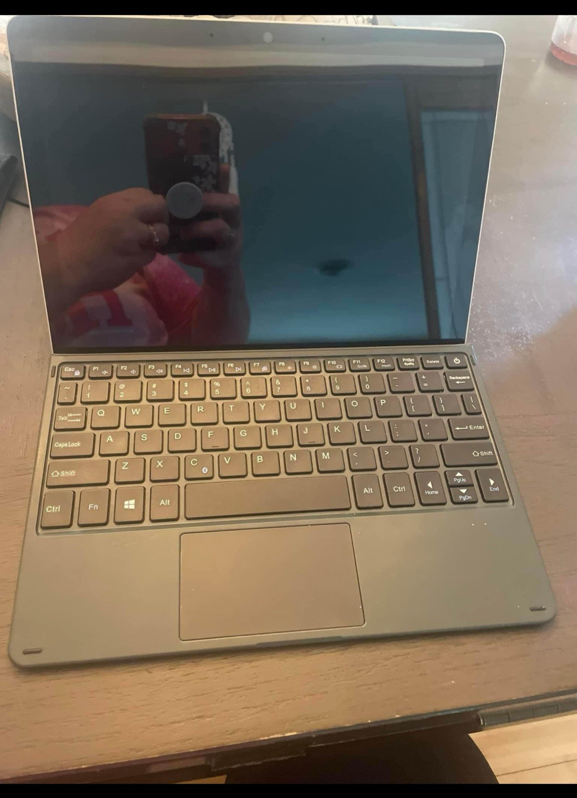 Microsoft tablet with detachable keyboard ￼