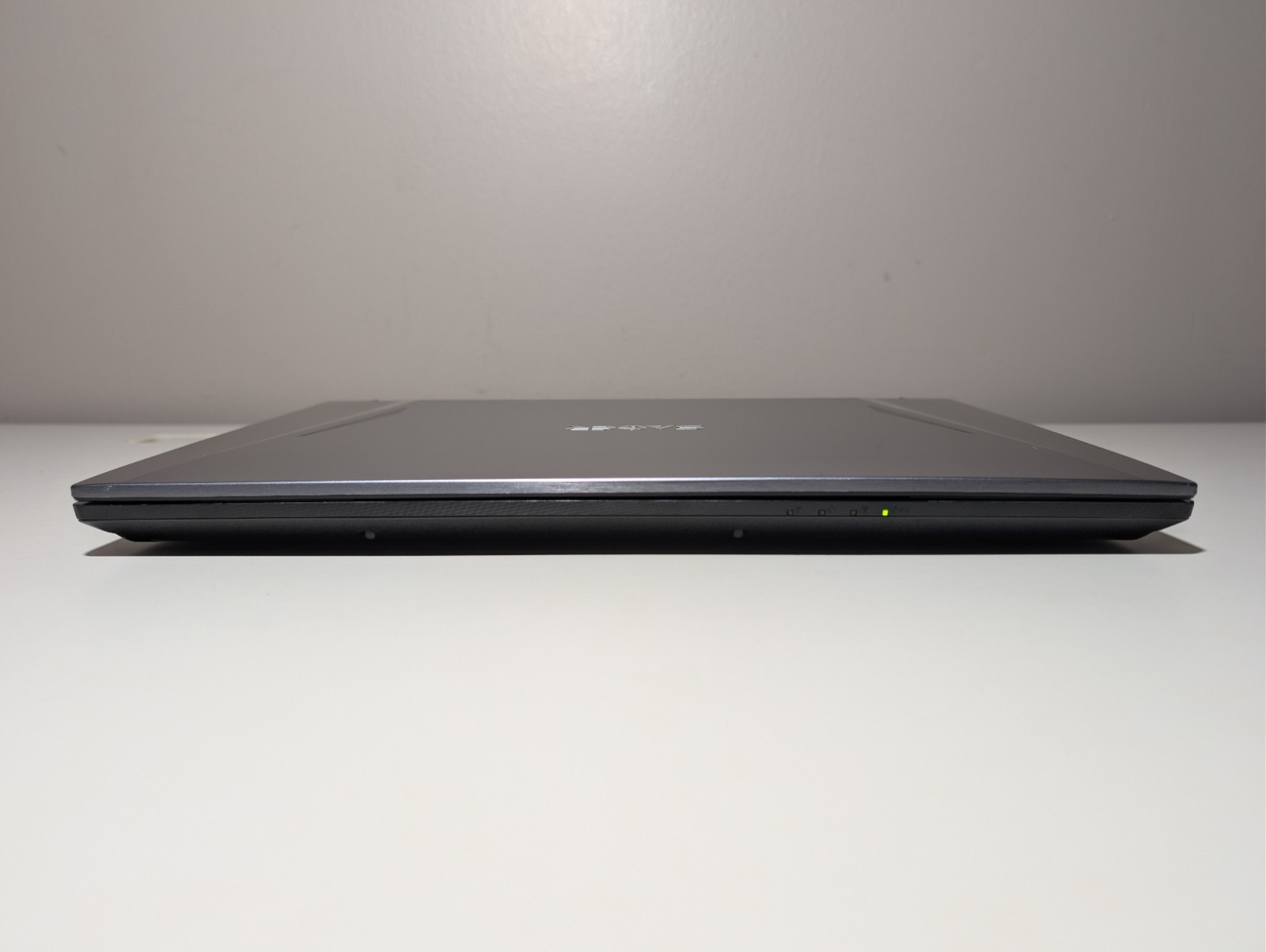 Clevo Sager NH58R | i7-9750H 32GB RAM 500GB SSD + 1TB HD | FHD@240Hz RGB Backlit