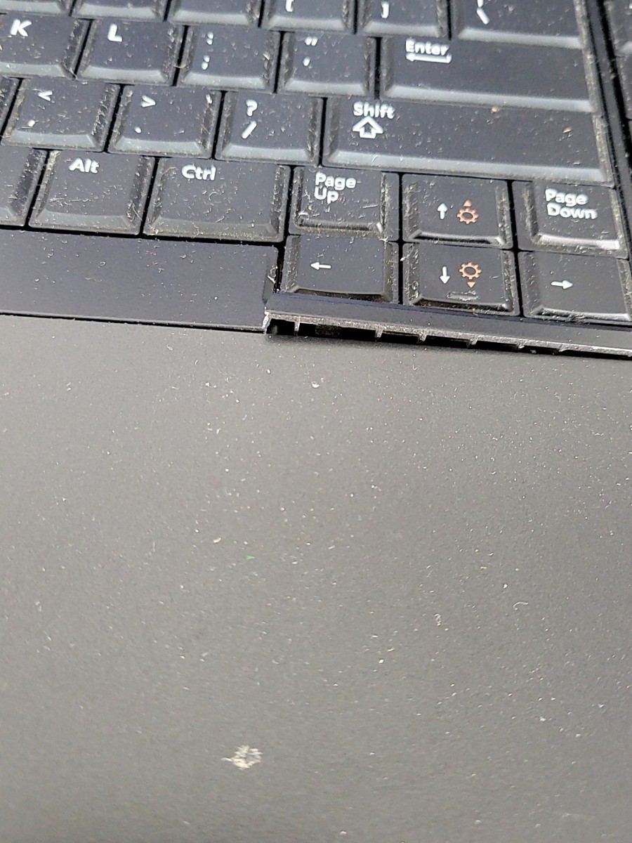 Dell P15F Latitude E5520 15.6″ Laptop Intel Core I5-2520M 4GB 250GB SEE NOTES