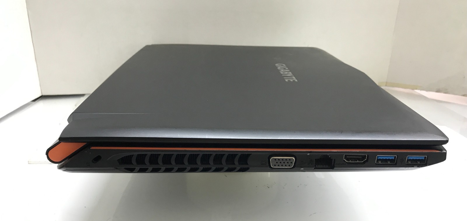 GIGABYTE P55V4 i7-5700HQ@2.70GHz 8GB RAM 128GB SSD W11P GEFORCE GTX 970M *READ