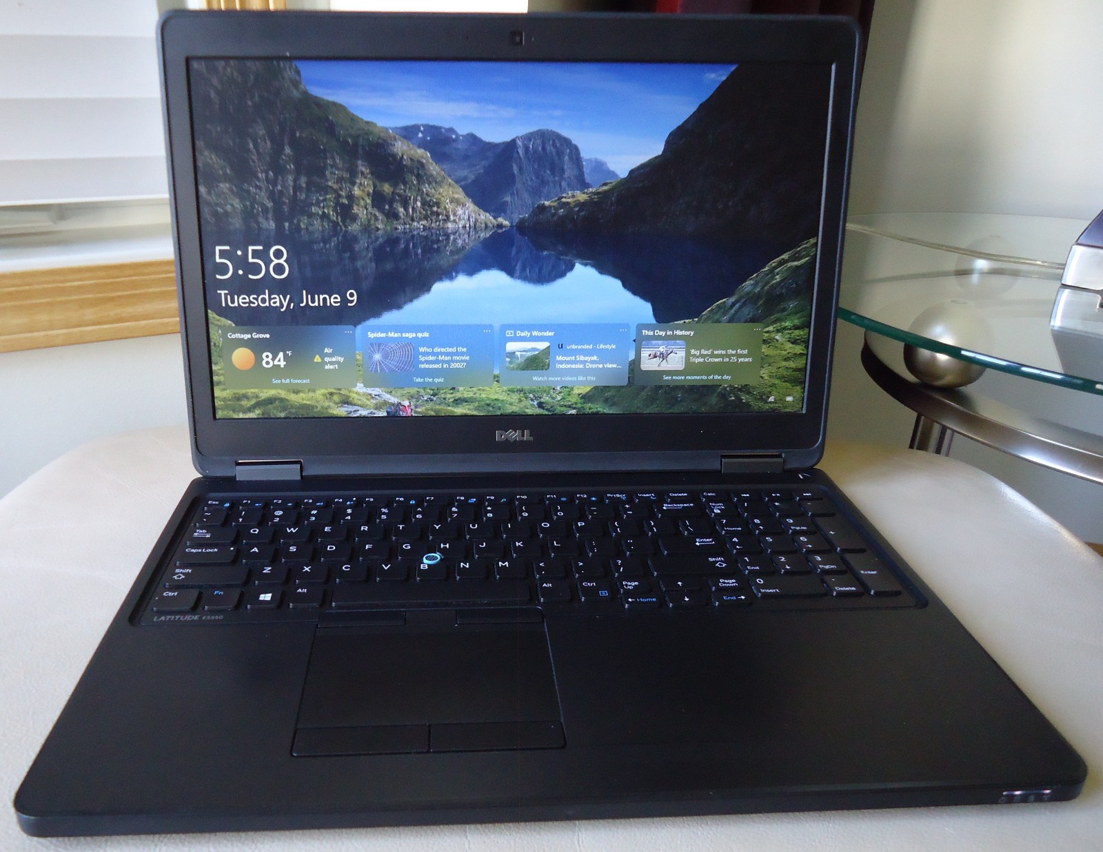 Dell Latitude E5550 Intel I5 2.30 GHz 500 HDD 8 GIG RAM WINDOWS 10 MS OFFICE