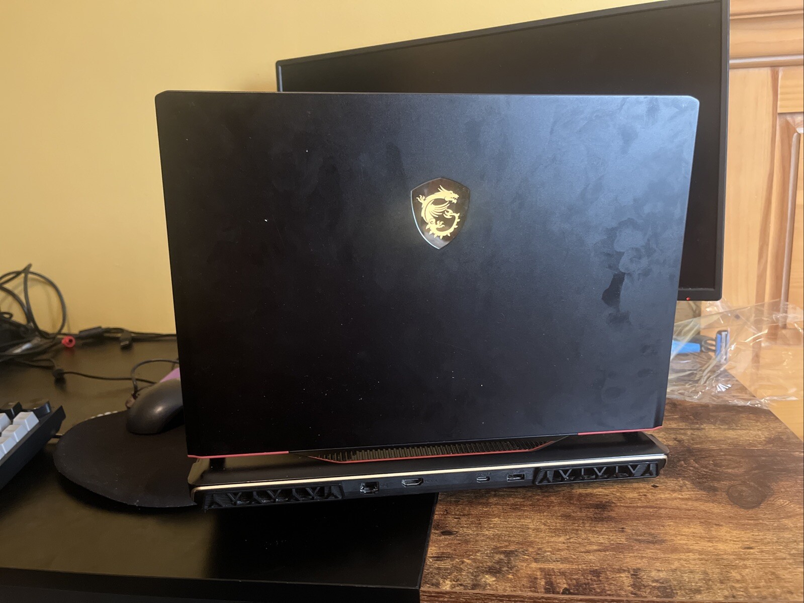 MSI GE68HX Raider 16″ (1TB SSD, Intel Core i9-13950HX, 2.20 GHz, 32GB RAM,…
