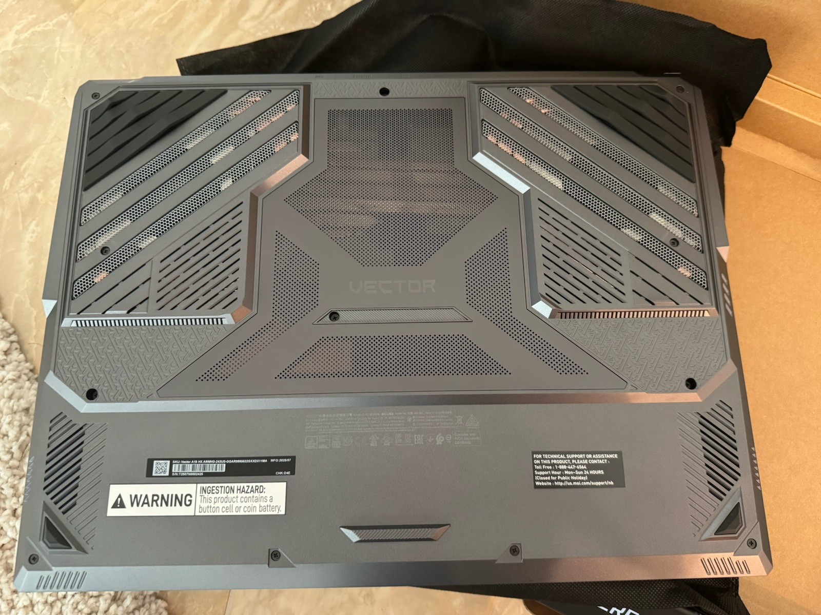 MSI Vector A18 HX Gaming Laptop 18″QHD+ AMD Ryzen 9 9955HX 32GB 1TB RTX 5070 Ti