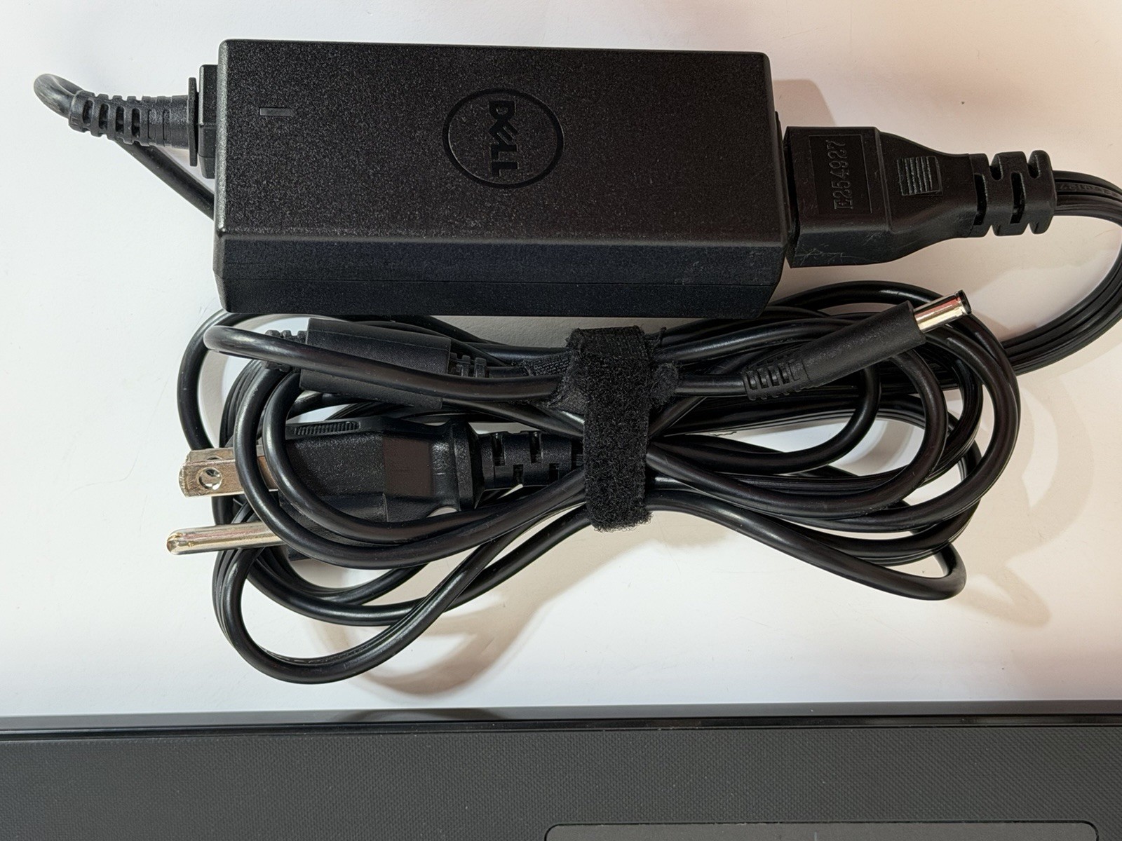 Dell Inspiron 15 3000 Series 15.6″ Intel i3-5015U 4GB RAM 1TB HDD Black
