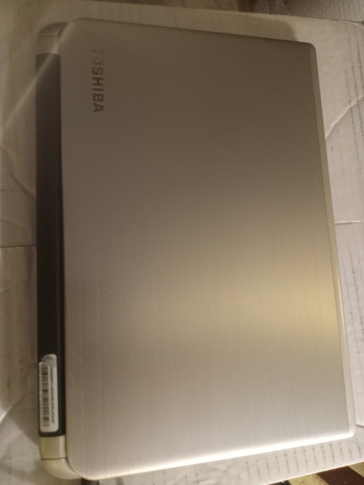Toshiba E45-B4202 Gen4 Intel Core i5-4210U (3M Cache, up to 2.70GHz) 750GB
