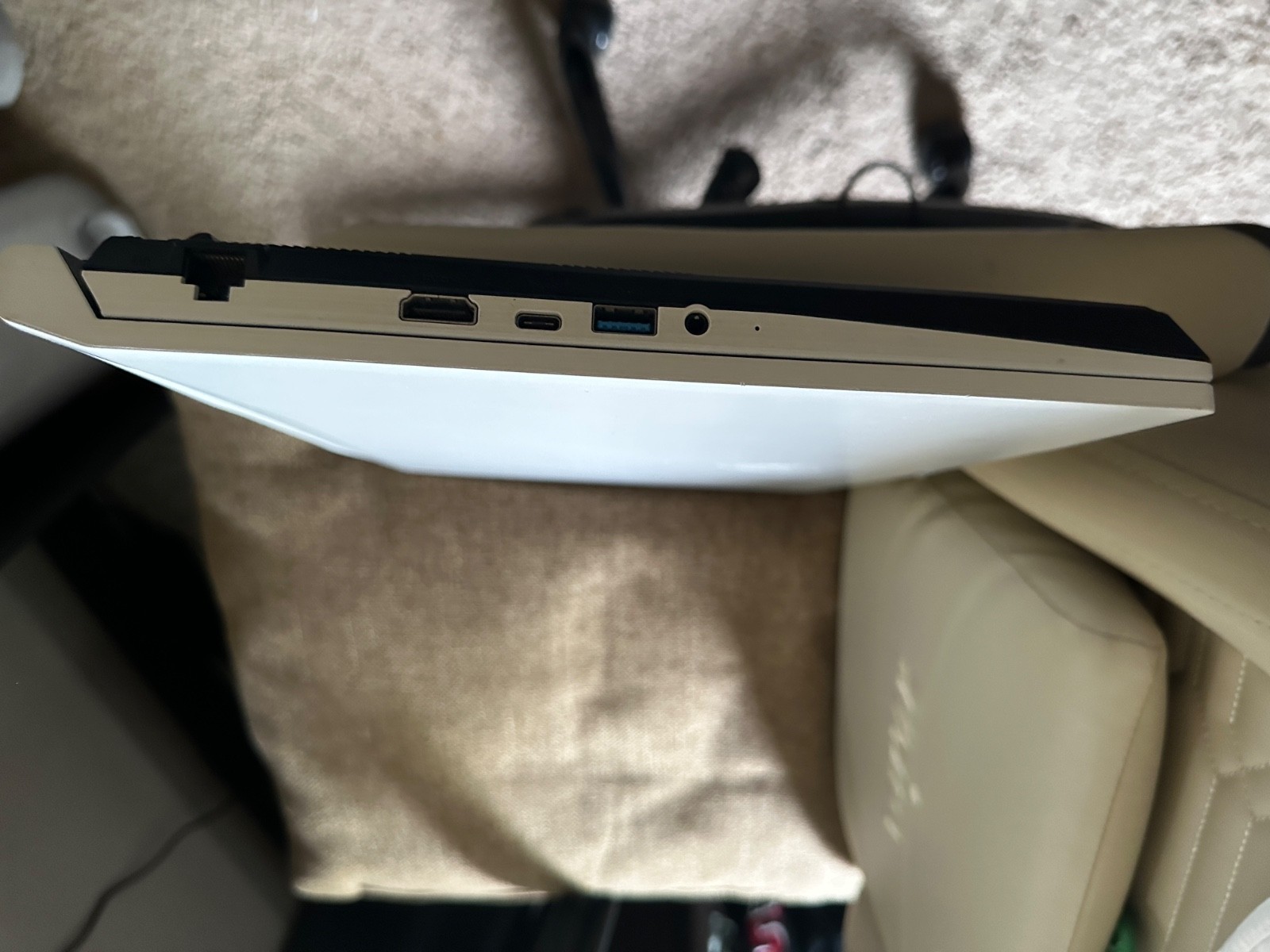 MSI Sword 15 A12UE-605 15.6” 1080p 144hz i7 12650H RTX 3060 16GB RAM 1 TB SSD