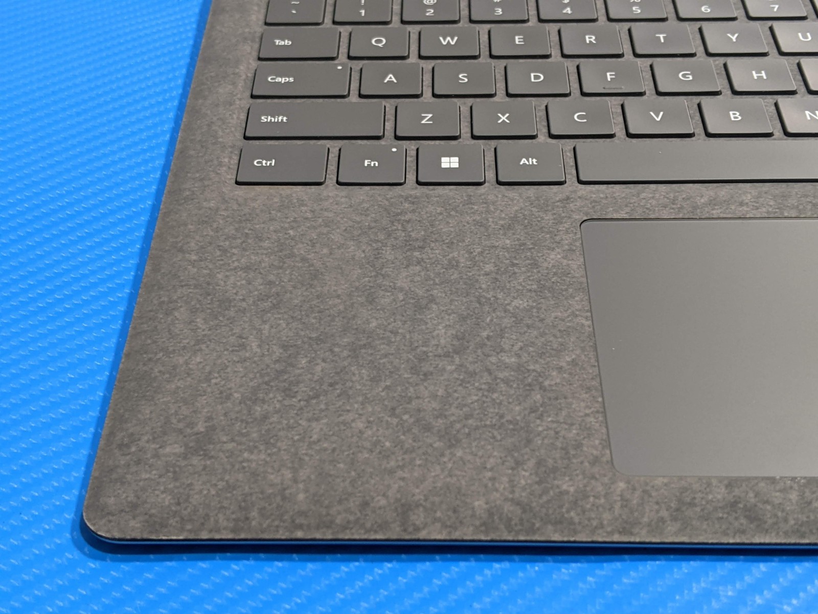 MS Surface Laptop 4 1950:1951 13.5″ 2256×1504 TOUCH i5-11th 2.6GHz 8GB 256GB +PA