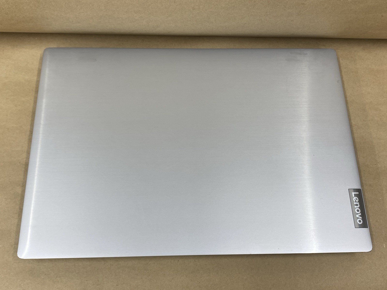 Lenovo 81LG – 15.5′ HD – CPU 5405U – 8GB – 256GB SSD – Win 11 Pro – READ