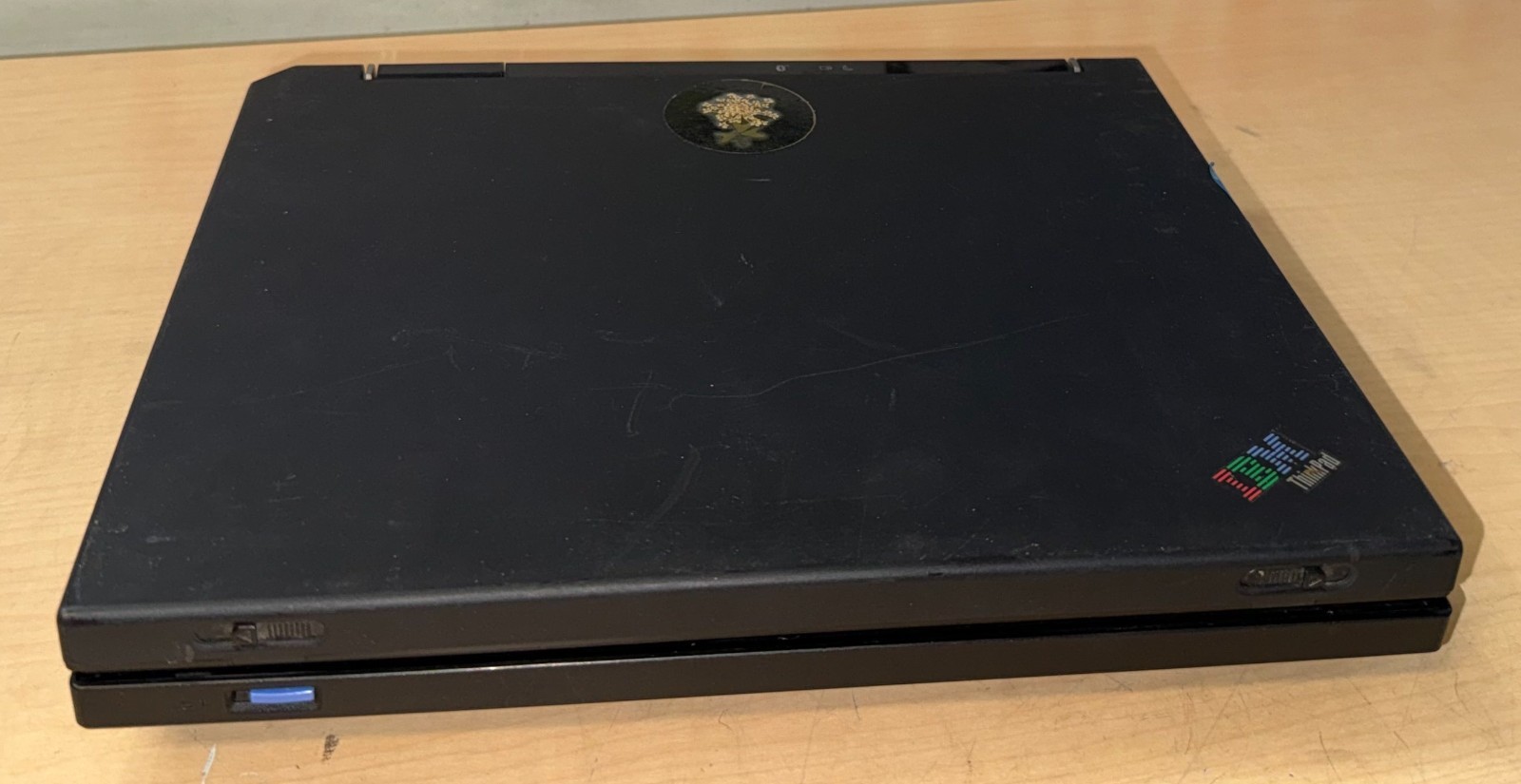 IBM ThinkPad T30 Type 2672 Laptop with Docking Station and Power Adapter KL