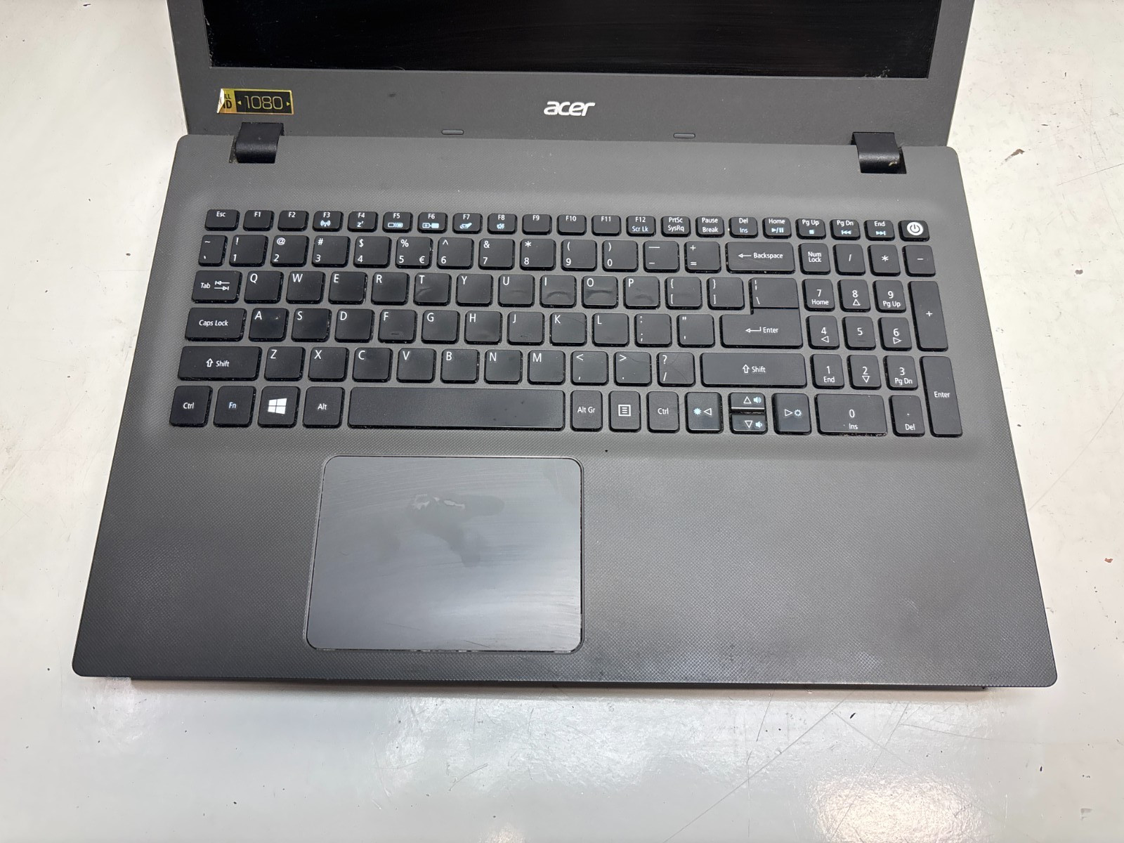 Acer Aspire E5-573G Intel Core i5-5200U 2.20GHz 8GB 1TB HDD