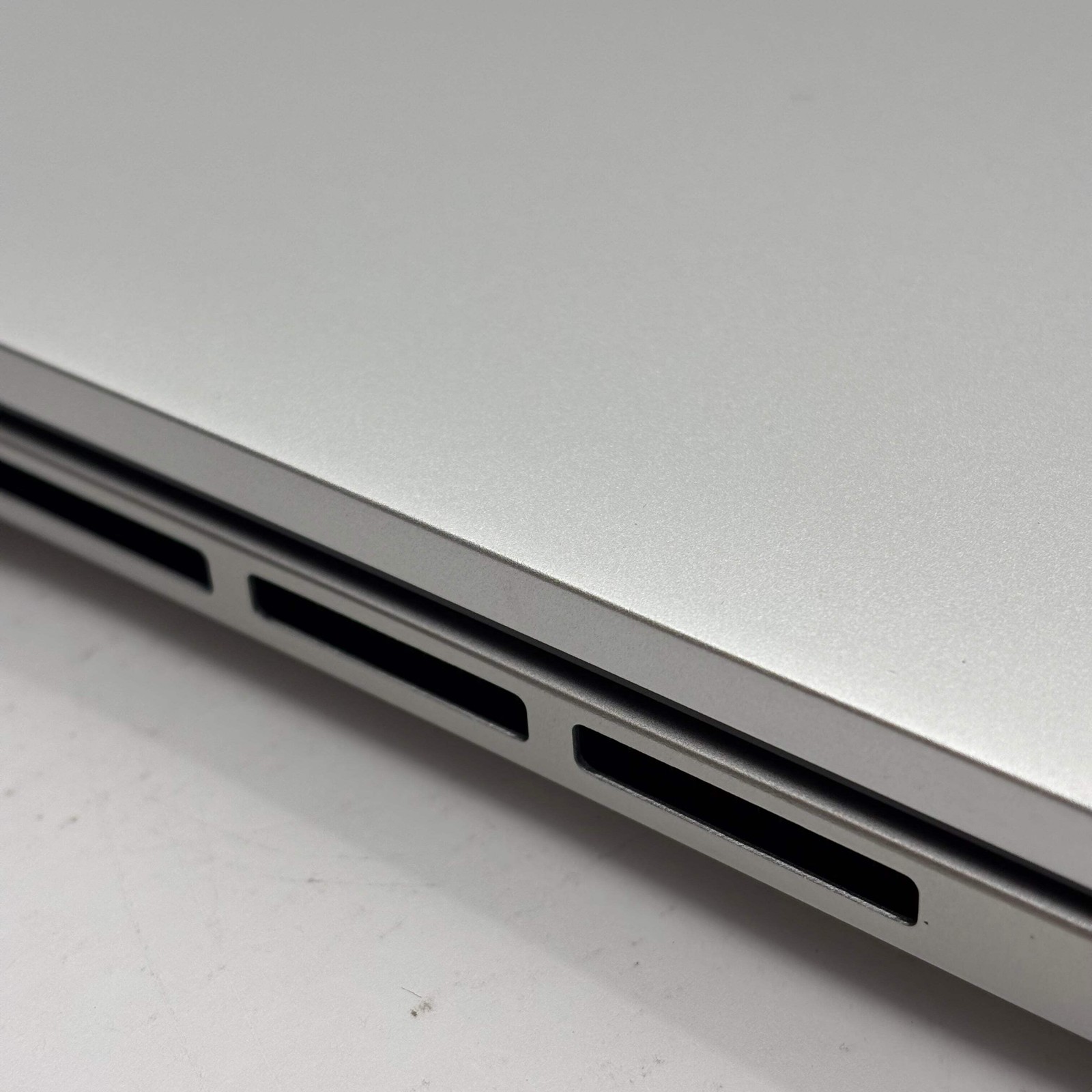 Dell Pro 16 Plus PB16250 16″ Core Ultra 5 238V 2.1GHz 32GB RAM 256GB SSD