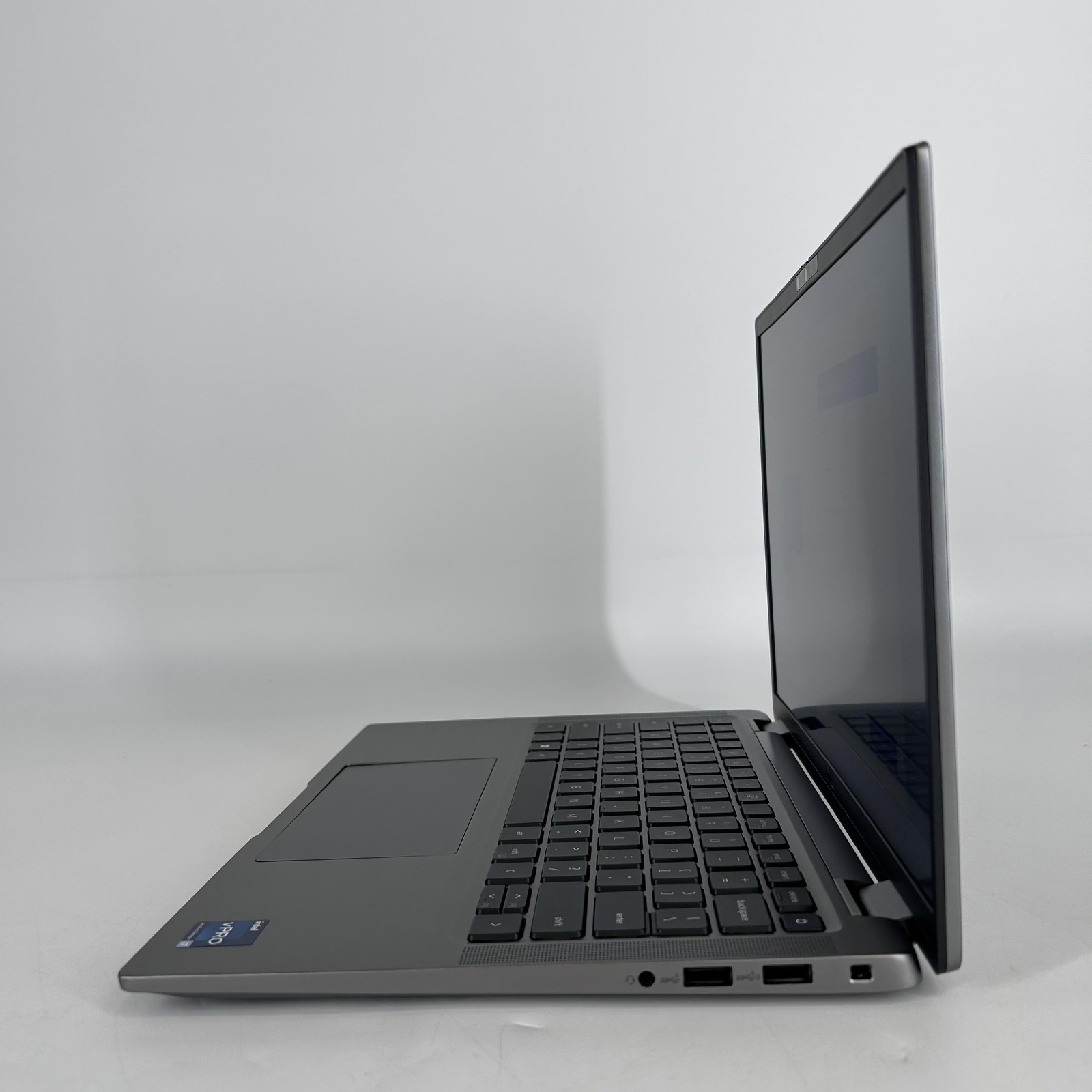 Dell Latitude 7440 14 Gray QHD+ TOUCH 1.9 GHz i7-1370P 32GB 256GB SSD Very Good