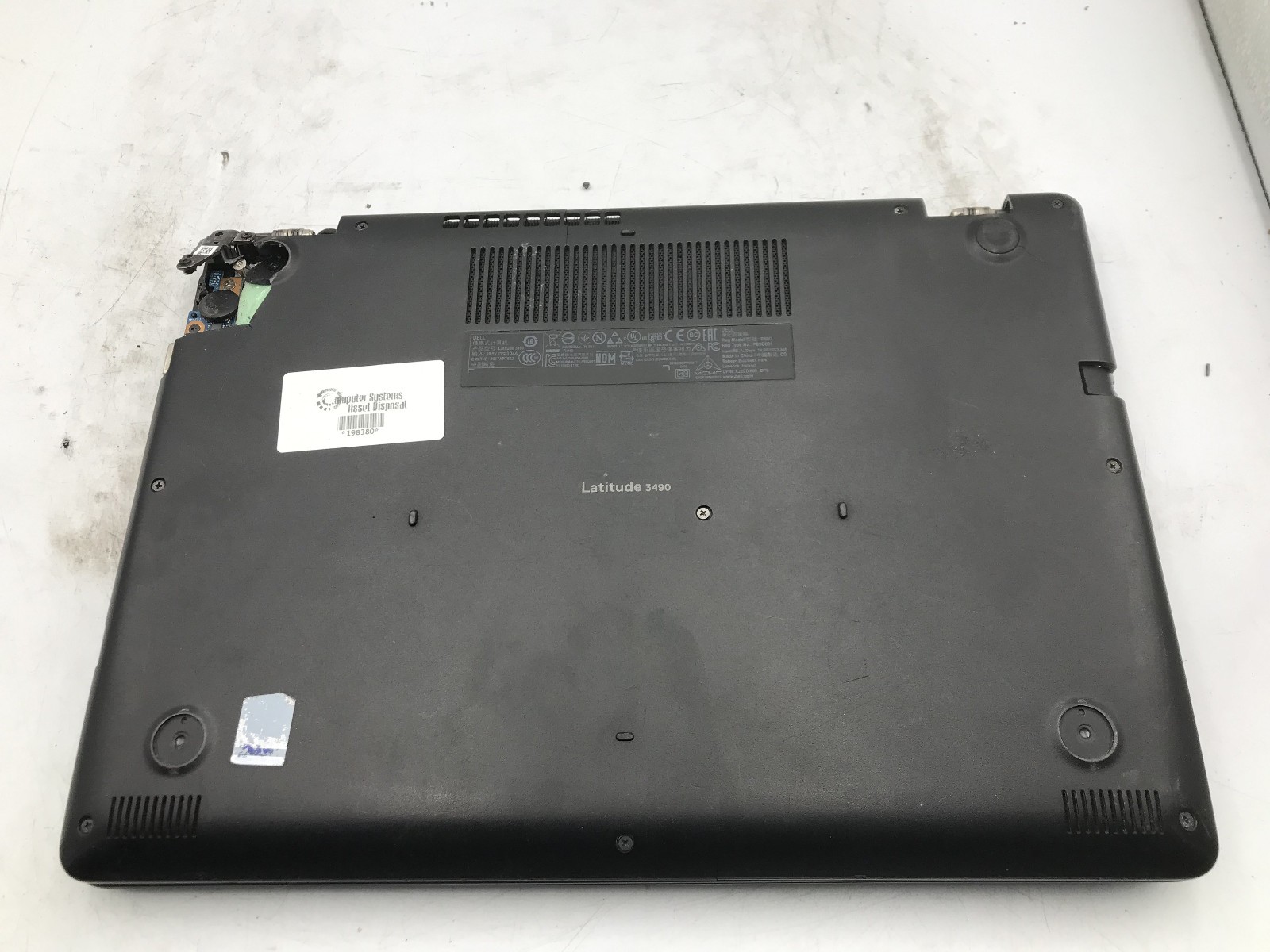 DELL LATITUDE 3490 – FOR PARTS/NO POWER – INTEL I3 8TH GEN – NO RAM – NO OS – BB