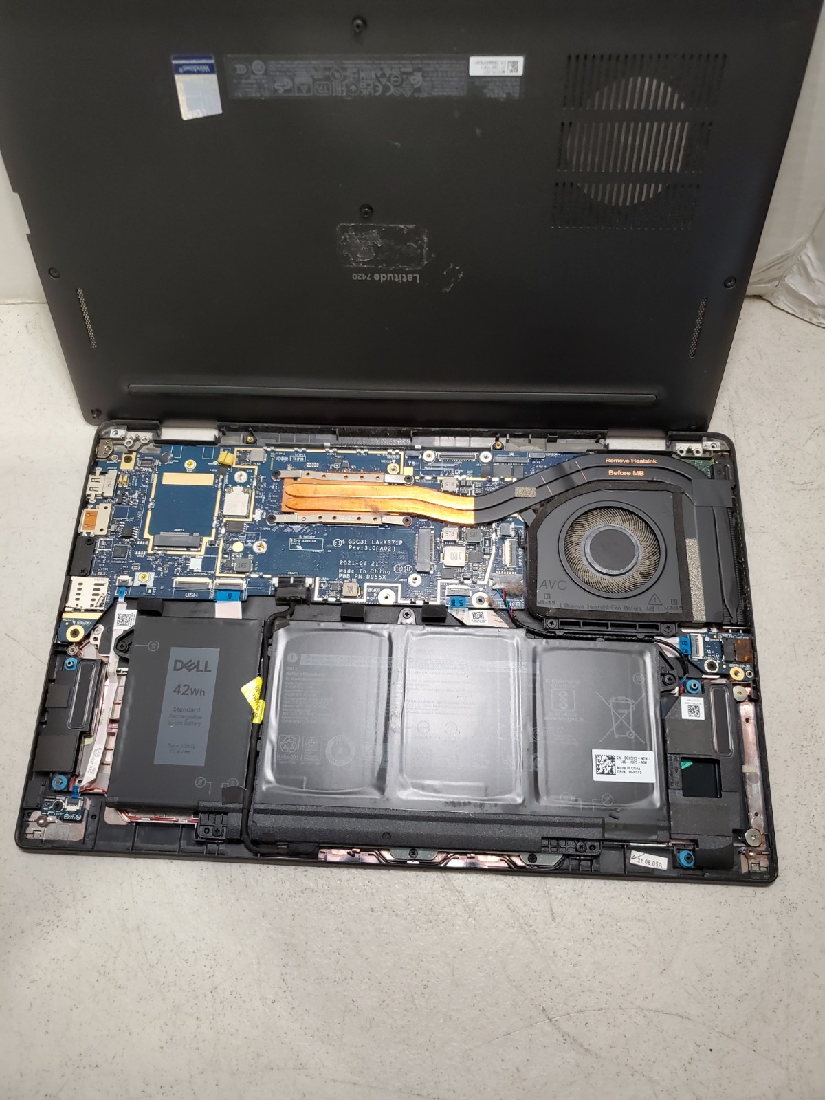 Dell Latitude 7420 14″ i5-1145G7 2.60GHz 16GB RAM No SSD/OS! NO LCD! BOOTS! #69