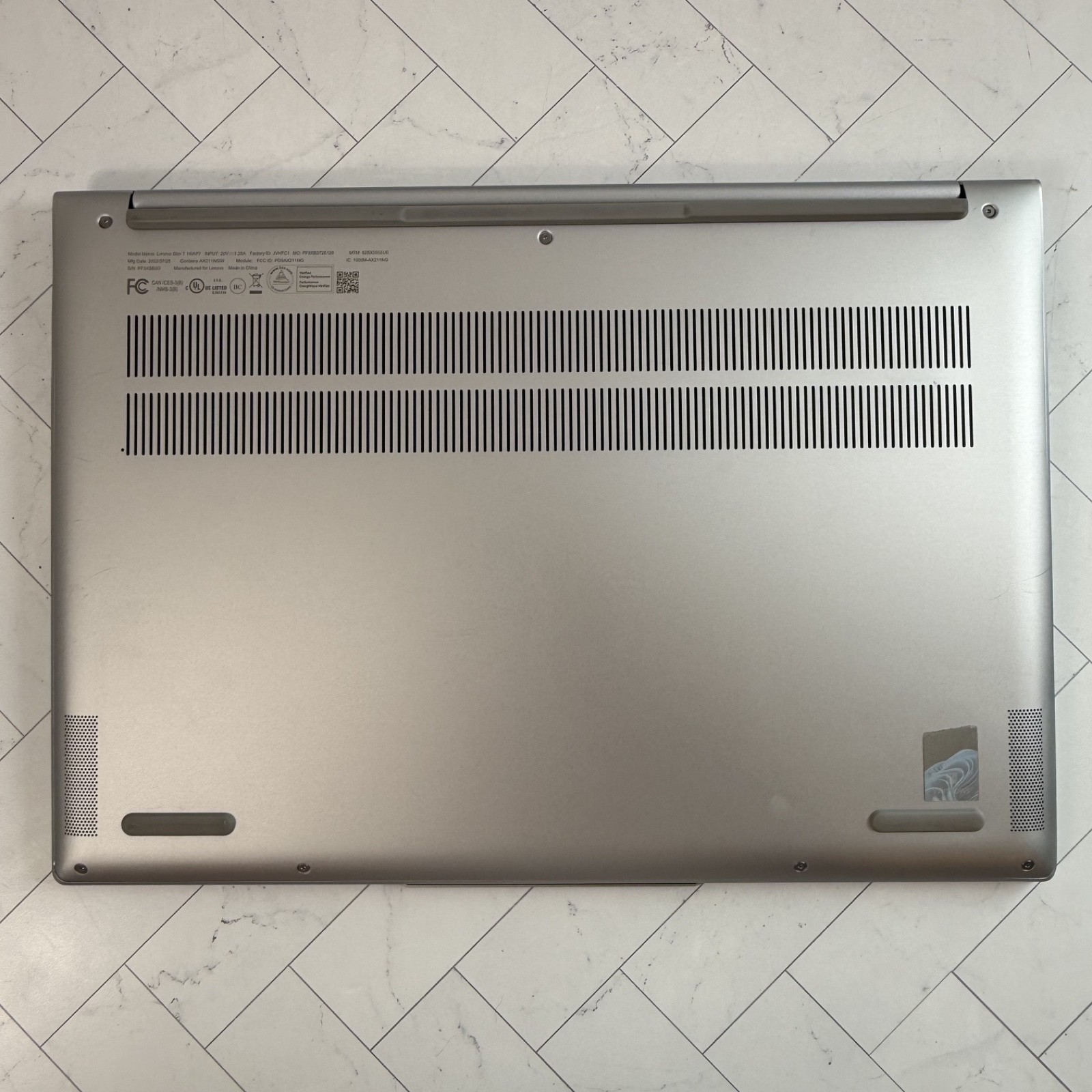 Lenovo Slim 7i 14IAP7 1 TB 16 GB Intel Core i7 2.1GHz Intel Xe Graphics #H456