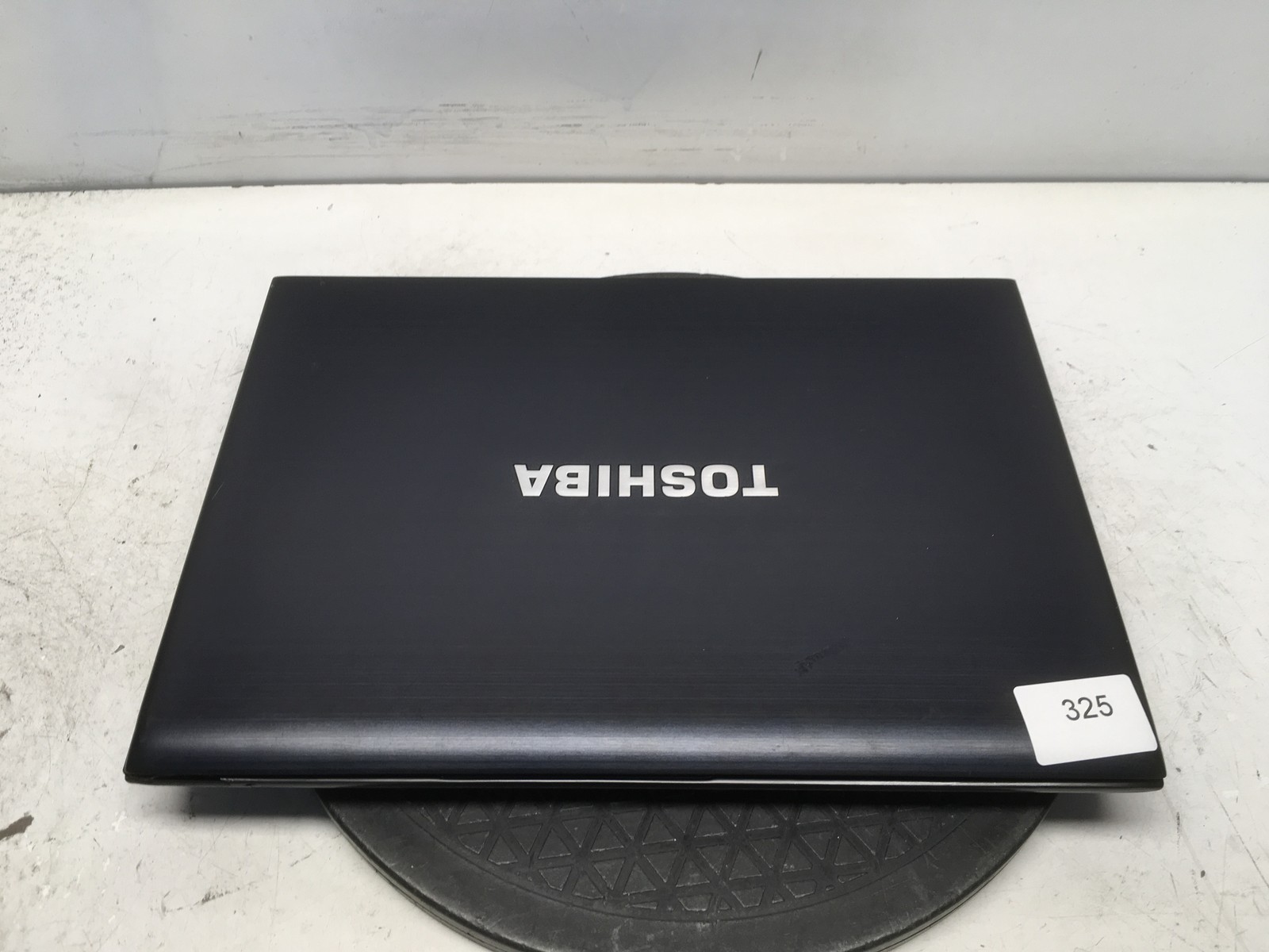 Toshiba Portege R835-P81 Intel i5-2435M 2.4GHz 6 GB NO HDD No Batt READ