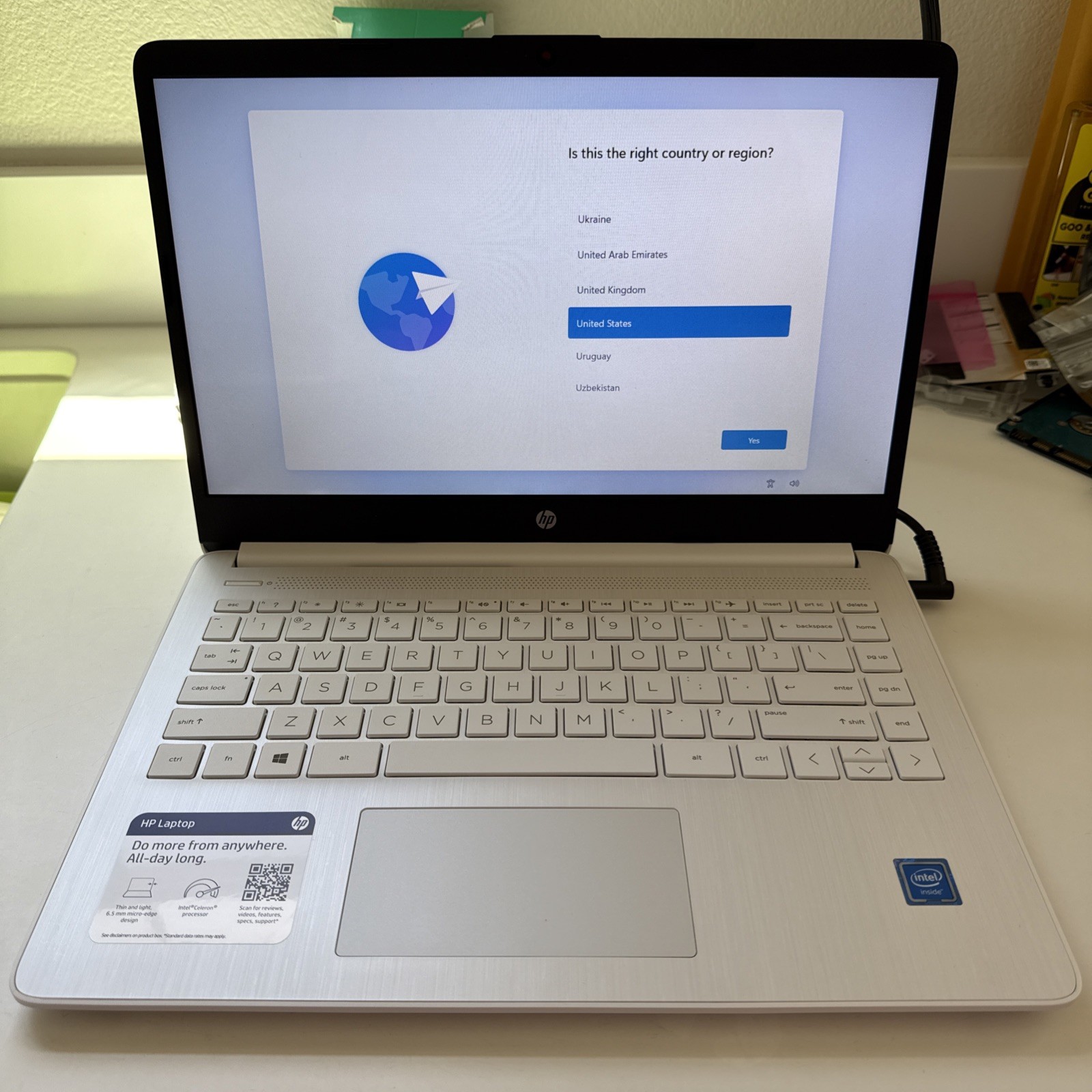 HP 14-dq0032dx 14″ (64GB eMMC, Intel Celeron N4020, 1,1Ghz, 4GB RAM) Laptop -…