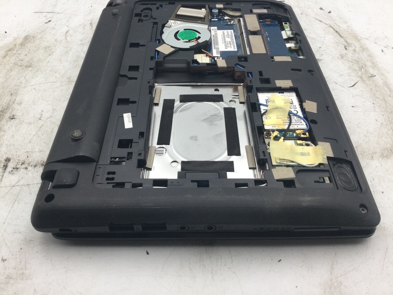 ACER ASPIRE ONE 722 – FOR PARTS – AMD C-60 – NO RAM – 12″ – READ DESCRIPTION -BB