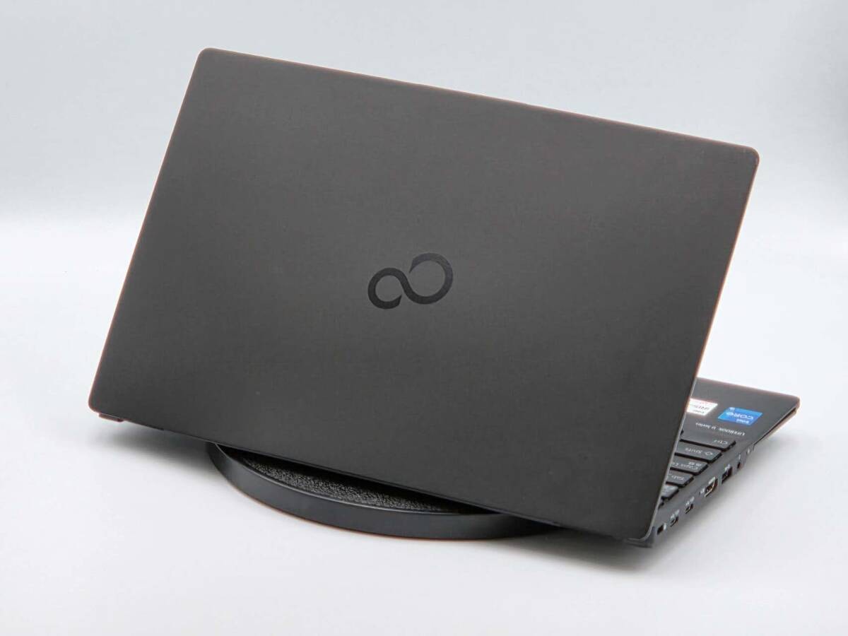 Fujitsu Lifebook U9311/F Core i5-1135G7 8GB SSD 256GB Win 11 Pro