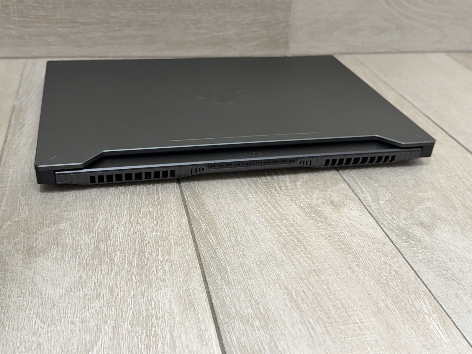 ASUS TUF Gaming A15 FA507XU 15.6″ Ryzen 9 7940HS RTX 4050 8GB RAM 512GB SSD