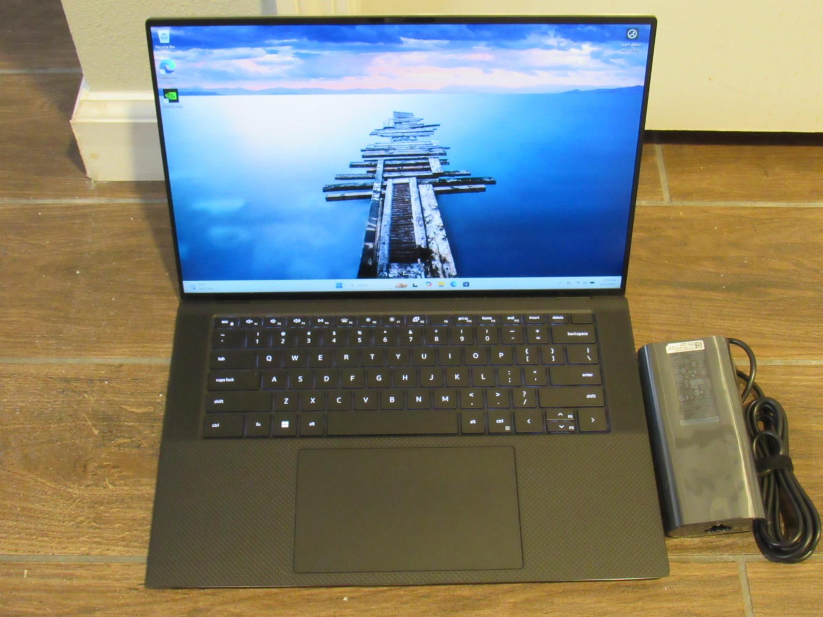 Dell XPS 15 9520 i9-12900HK FHD+ 16GB RAM 512GB SSD RTX 3050 Ti EXCELLENT