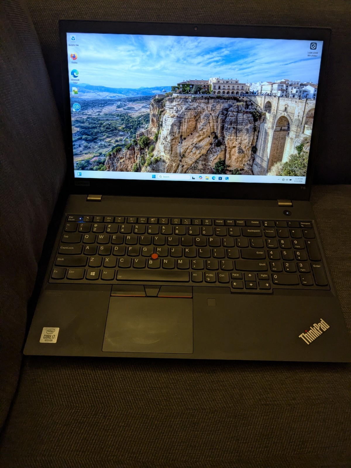 Lenovo ThinkPad T15 Gen 1 15.6″ I7-10510U 40GB & 256gb Nvme. Removable Ram. Win