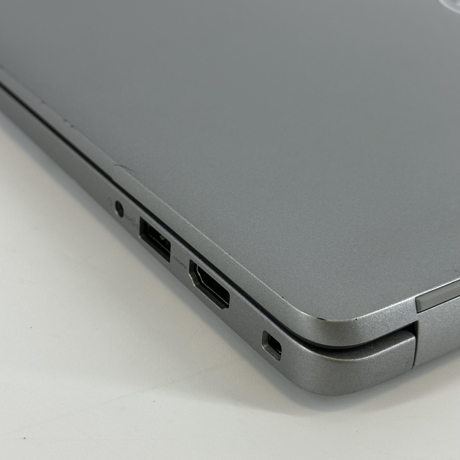 Dell Latitude 5440 14 Gray FHD TOUCH 1.8 GHz i7-1365U 16GB 512GB SSD Very Good