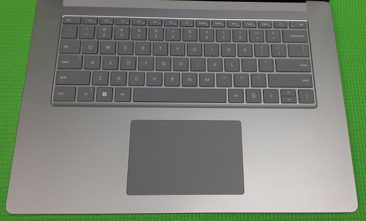 Microsoft Surface Laptop 5 Intel Core i7-1265U 2.70GHz 15″ 8GB 240GB SSD W11P